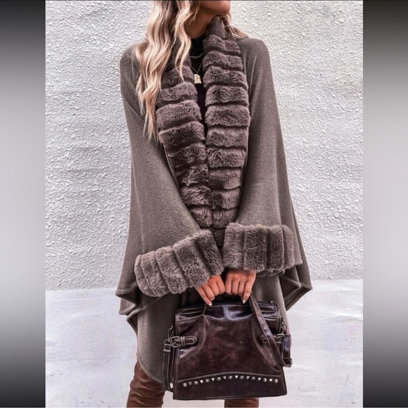 Cozy Fringe Open Front Cardigan Poncho One Size - Picture 2 of 6